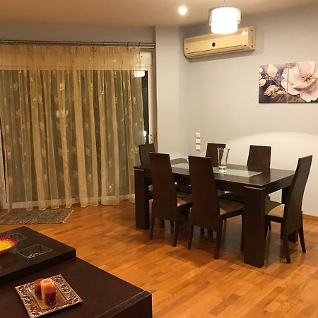 Appartement Τεσσαρι Στον Ναυτικο Ομιλο Χiου à Chios Town Extérieur photo