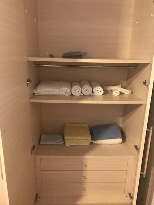 Appartement Τεσσαρι Στον Ναυτικο Ομιλο Χiου à Chios Town Extérieur photo